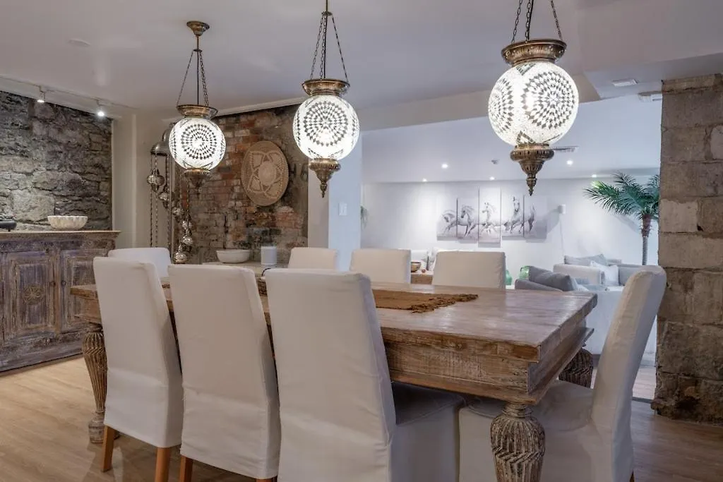 Holiday home Exclusive 6 Bed, 6 Bath Residence In Old Montreal Canada