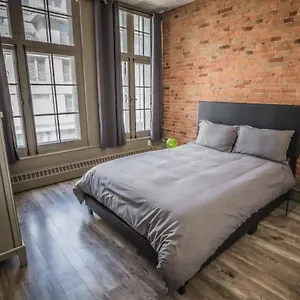 Le 402 Montreal